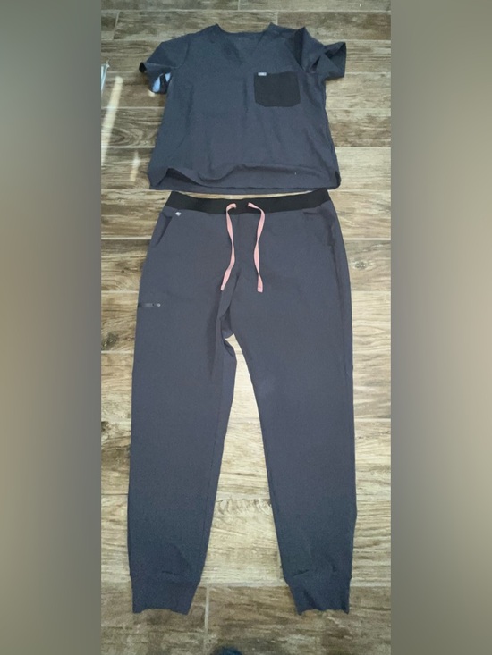 Figs Other - Figs Grey Two-Piece Scrub Set with Pink Drawstring XL